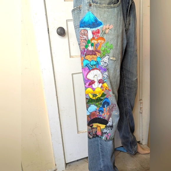 Custom Hand Painted Levi's Jeans Size 32/32 - Picture 2 of 11
